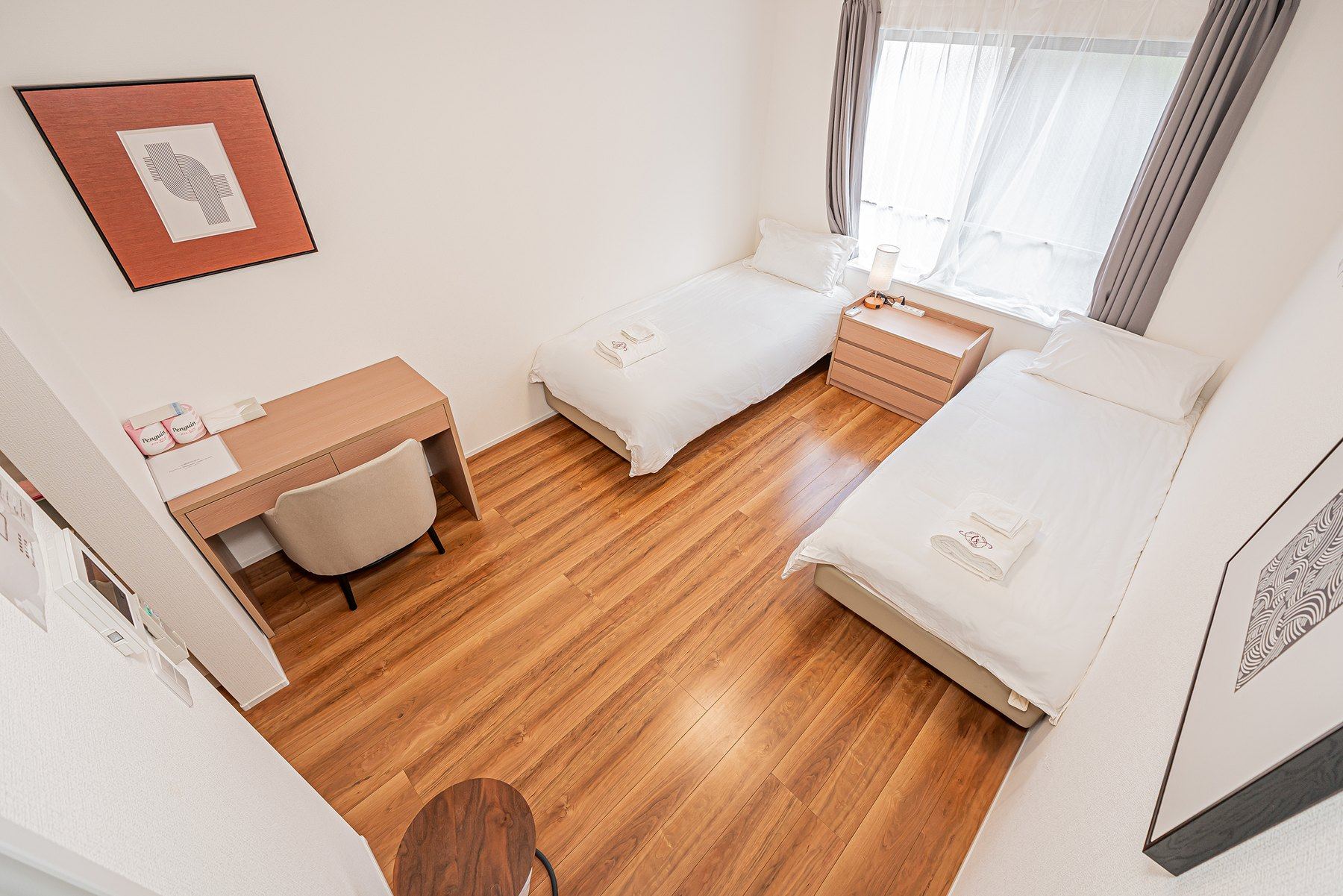 Louis House guest room
